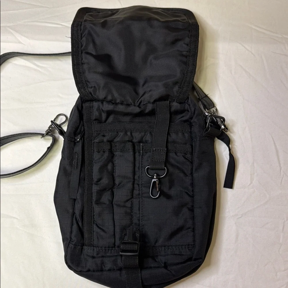Columbia Black Compact Crossbody Bag with‎ Adjustable Strap